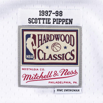 Swingman Jersey Chicago Bulls Home 1997-98 Scottie Pippen Detail | Mitchell