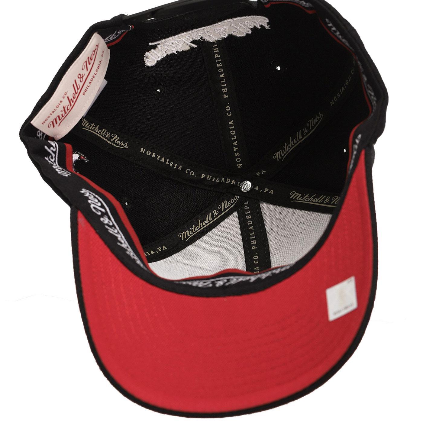 Mitchell & Ness Chicago Bulls Red Ground Stretch Snapback Hat