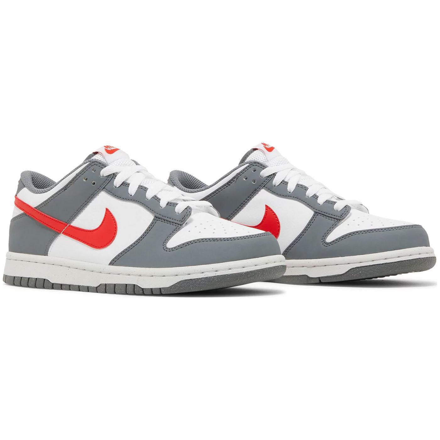 sb dunk red grey